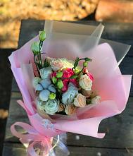 Букет цветов из:  Розы и Лизиантусы #REPLACE_PRED# Лешуконском